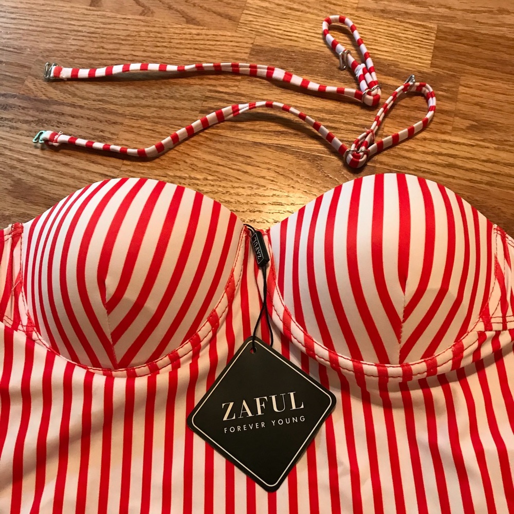❤️NWT Zaful Red & White Striped Medium Swimsuit❤️ - Picture 6 of 16